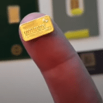 What does 1 gram of gold look like?