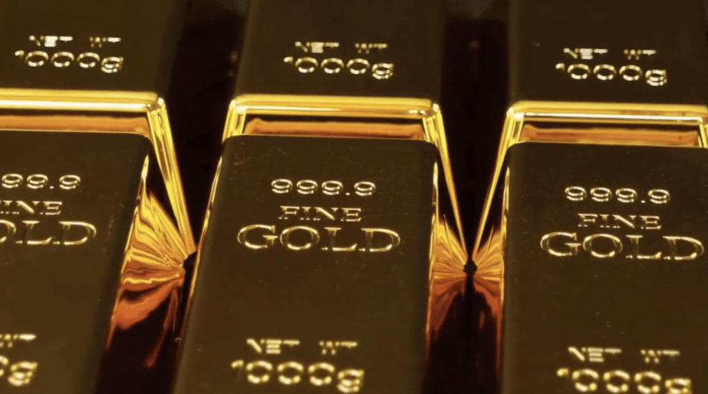 What Are the Advantages and Disadvantages of Investing in Gold