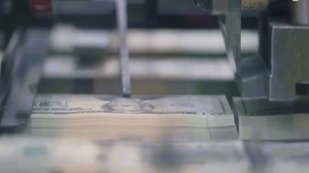 How does inflation affect gold prices?